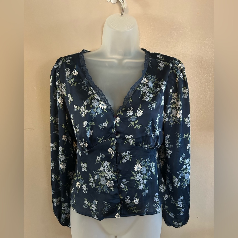Lush Shirt - navy blue/white floral long sleeve w/open back